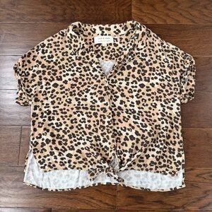 Cloth & Stone Anthropologie Leopard Print Button up Tie Front S/S Blouse Medium